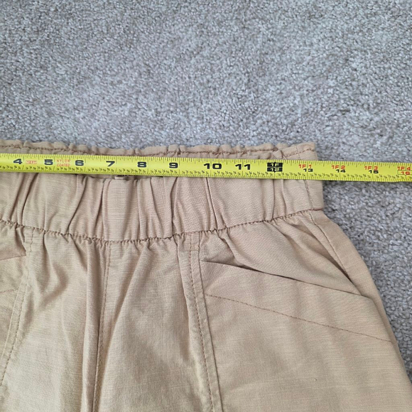 Women's Signature by Levi Strauss Shorts Size M Tan - Picture 2 of 6